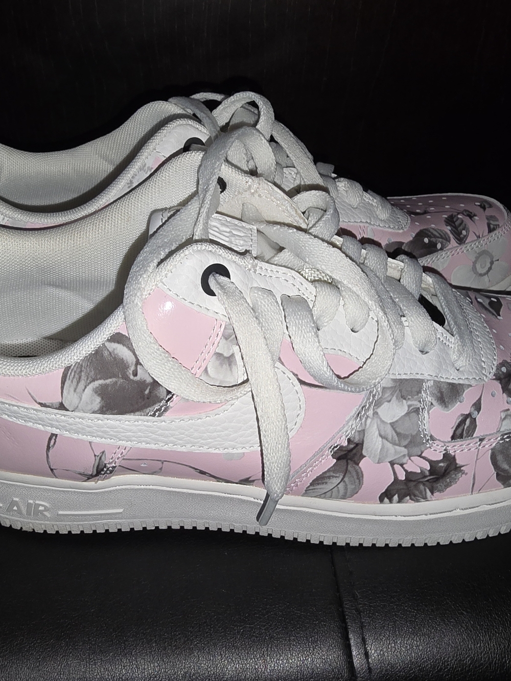 Nike Women's Pink Floral Low-Top Sneakers - Picture 7 of 9